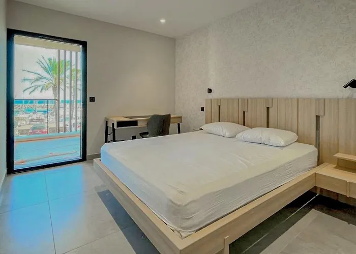דירה T4 Moderne Avec Terrasse Vue בניולס-סור-מר